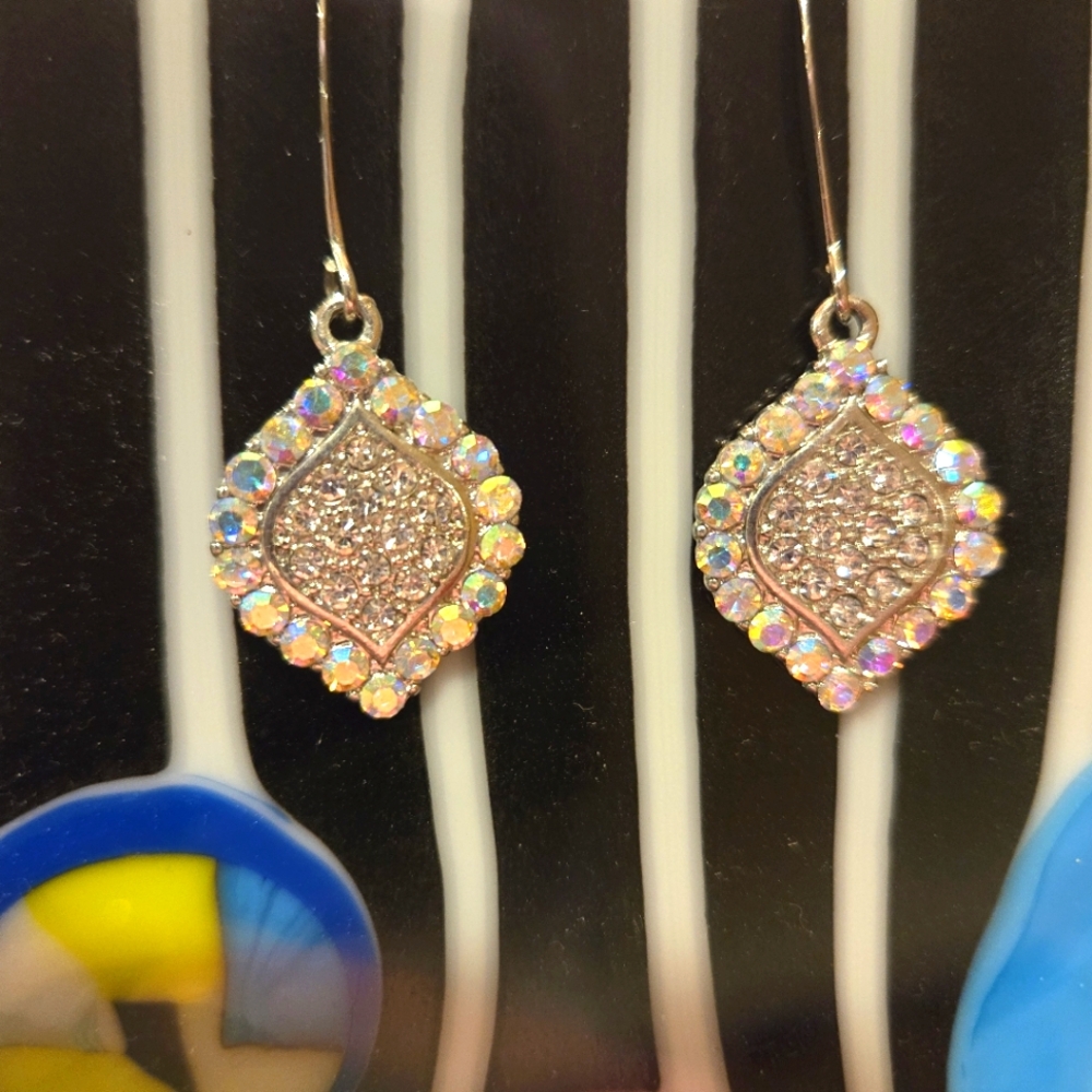 Beautiful, Sparkling Rhinestone Drop Earrings, Pierced